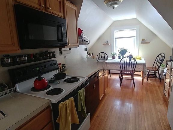 4th image of 1539 Cambridge St #2