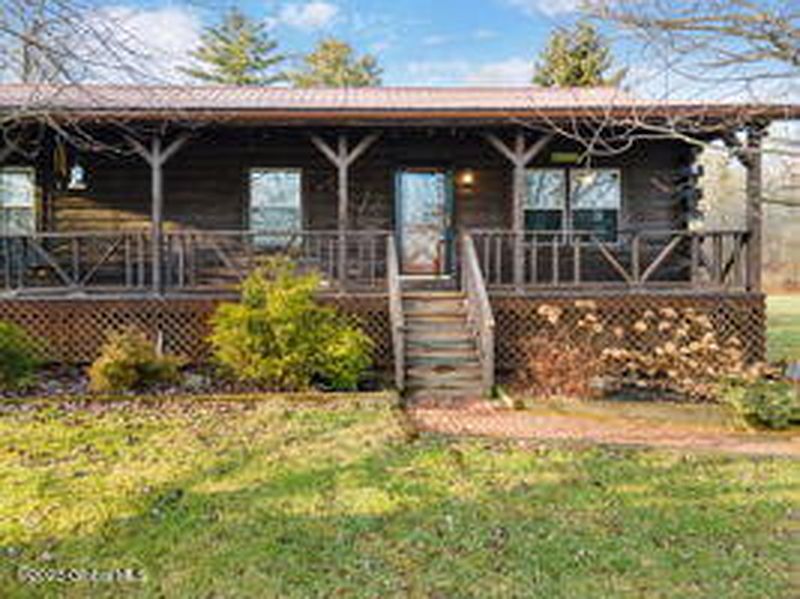2nd image of 695 Saddlemire Hill Road