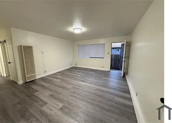 2 bed, 850 sqft, $2,400 — Photo 3