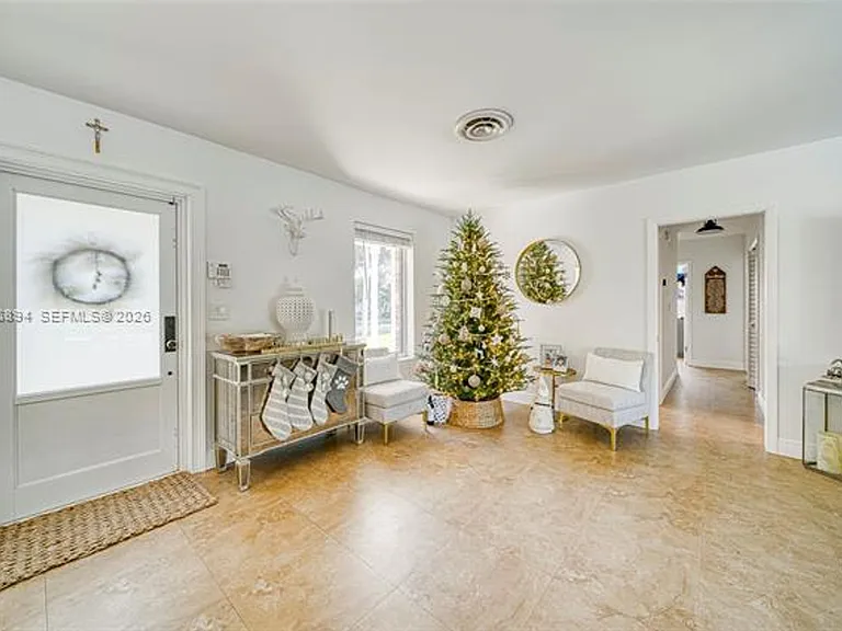 10600 SW 80th Ct — Photo 2