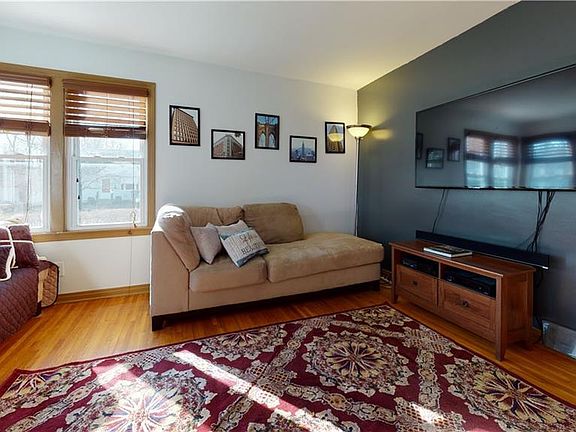 5th image of 261 Boncroft Dr