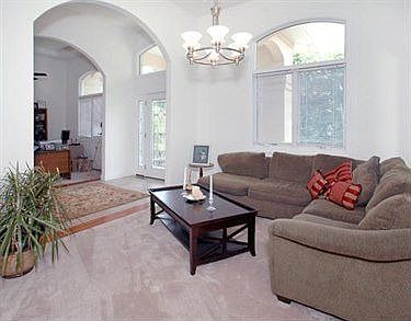 4th image of 10100 Lucia Ln
