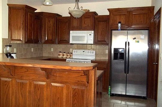 3rd image of 440 N Meadowlark Dr