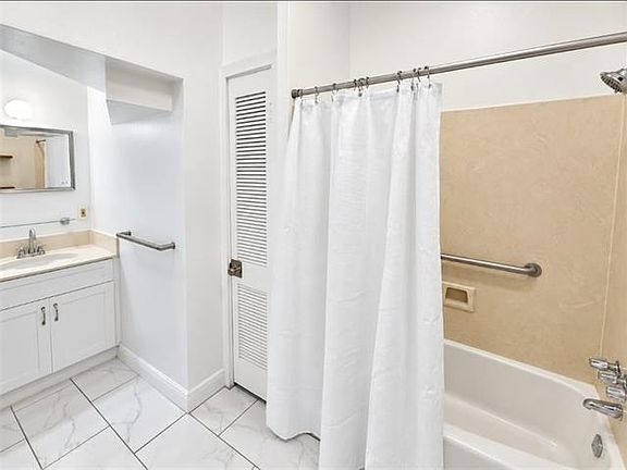 5th image of 1618 7th St APT A