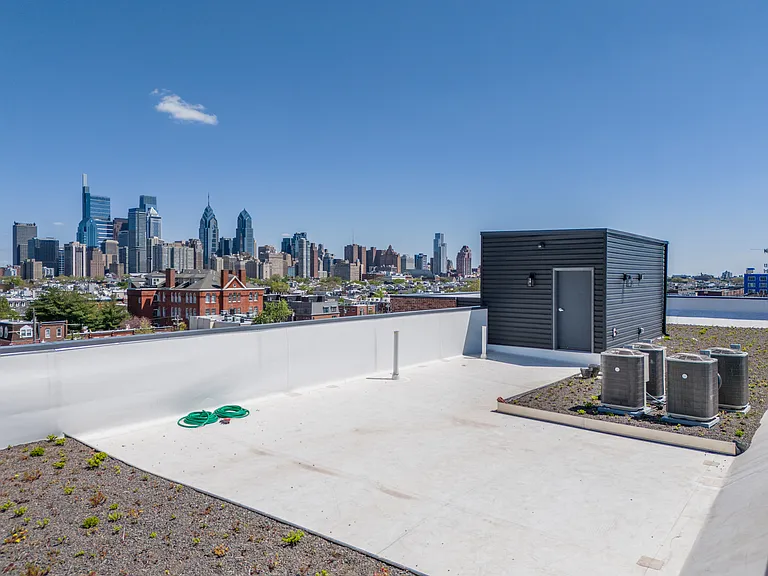 2401 Washington Ave — Photo 13
