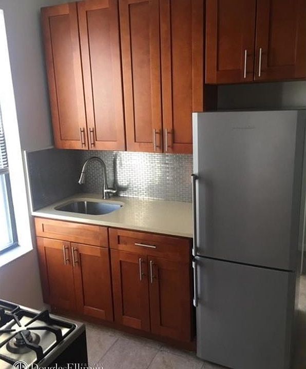 1st image of 165 Meserole St APT 38