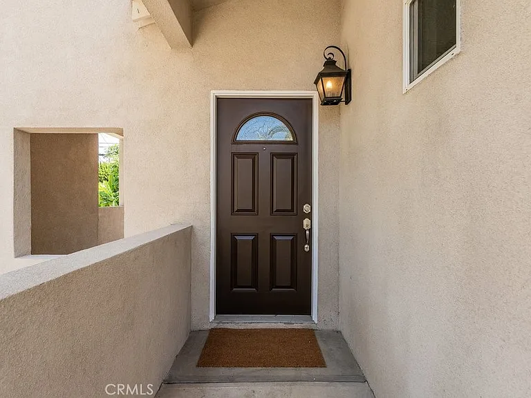 1100 S Highland Ave — Photo 4