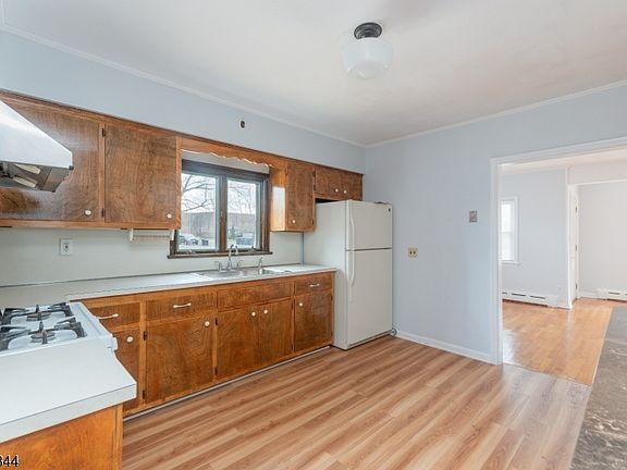 5th image of 24 Morris Ave
