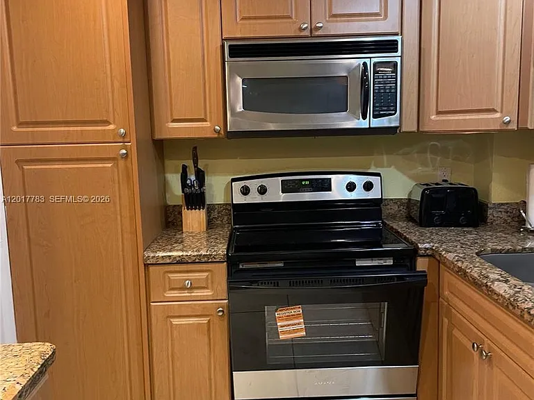 5005 Collins Ave #1422 — Photo 15