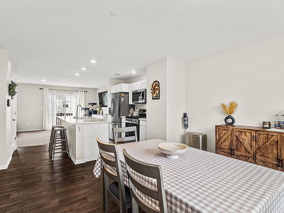 5th image of 3745 Bailey Rd