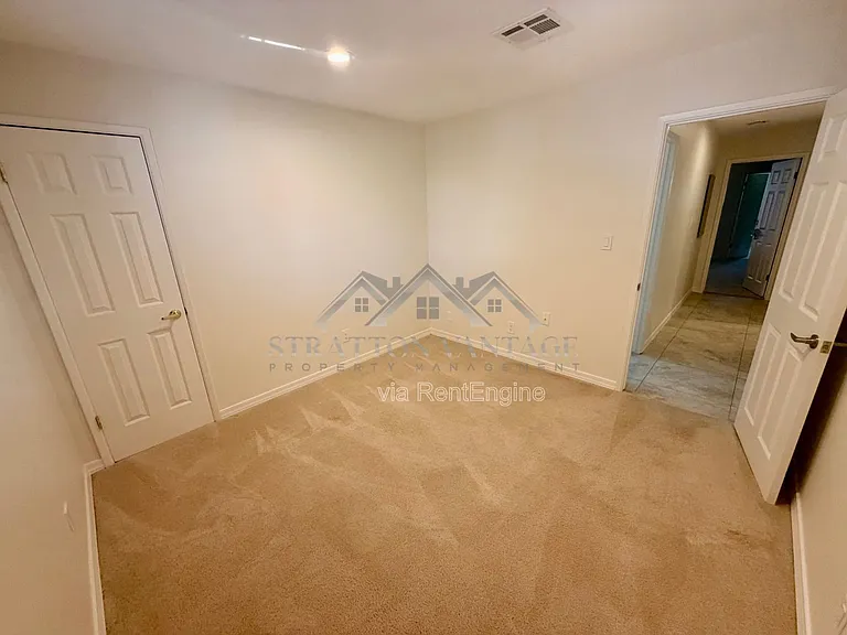 13430 N 30th St — Photo 11