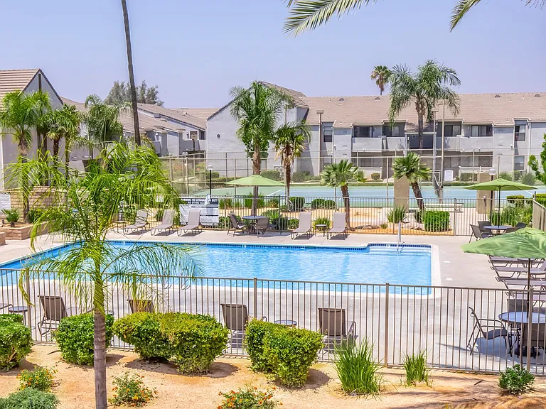 Palm Court Apartment Homes — Photo 4