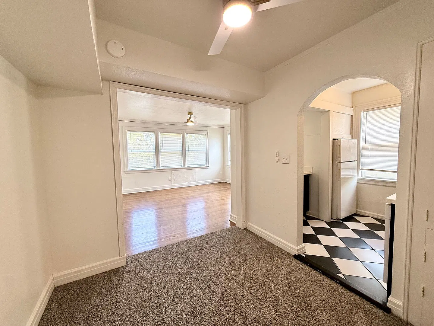 Park Crest Studio Apts — Photo 4