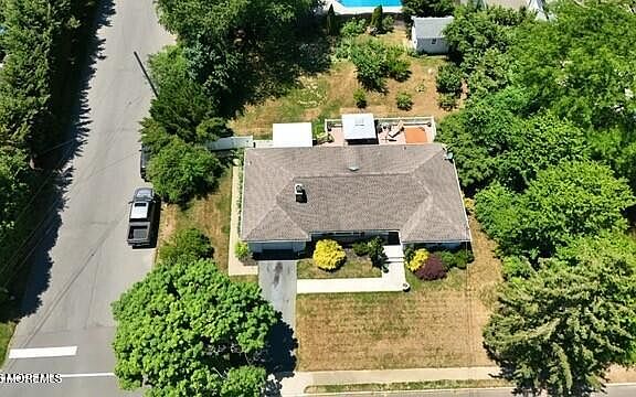 3rd image of 27 Golf Street