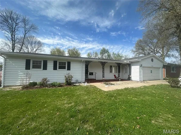 613 E Park St, Vandalia, MO 63382