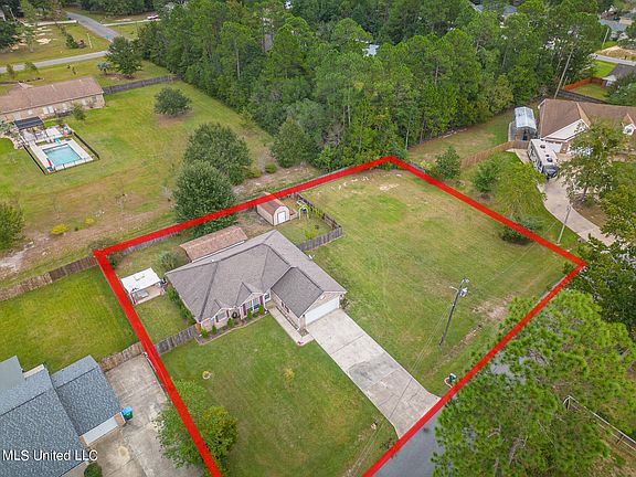 3rd image of 8726 Boxwood Ln