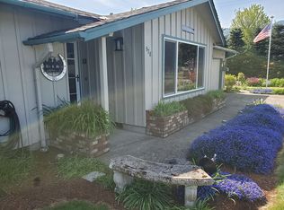 978 SW Hall Ave, Mill City, OR