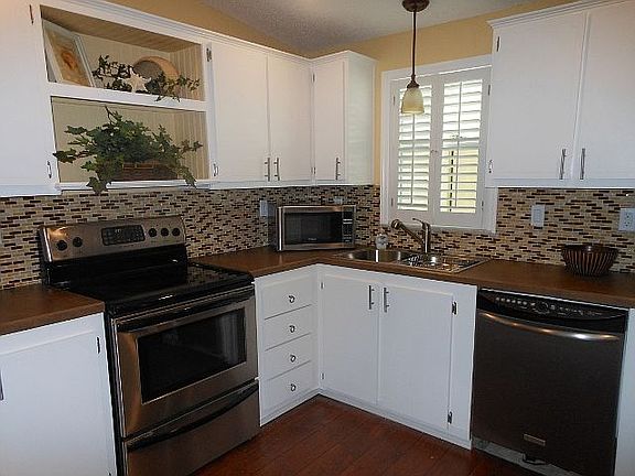 4th image of 1418 E Schwartz Blvd