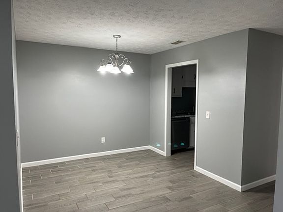 4th image of 109 Oak Park Ct