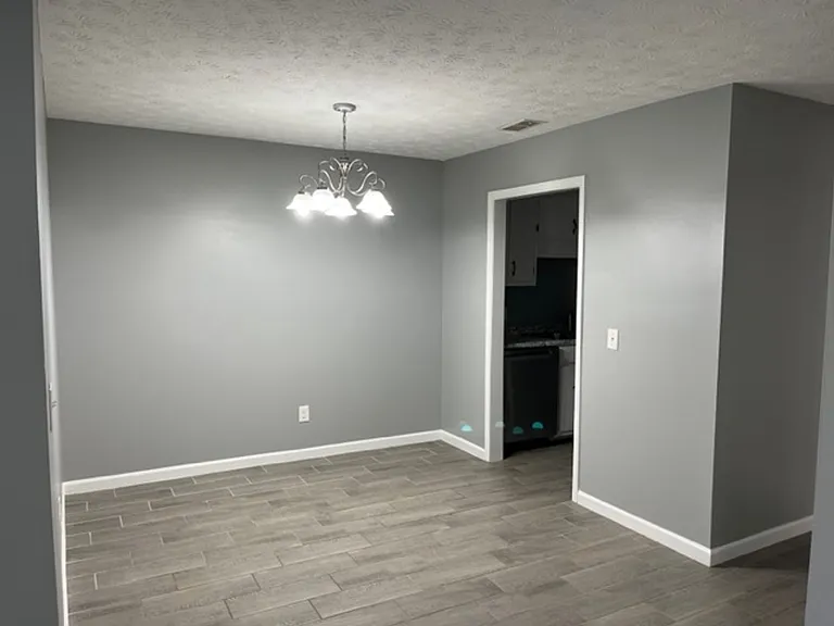 109 Oak Park Ct — Photo 4