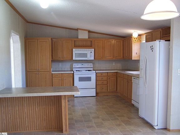 5th image of 203 Willimon Dr
