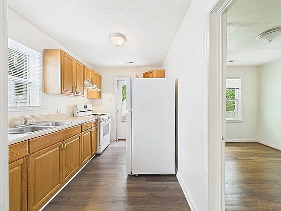 4th image of 2602 Houston Ave #9B