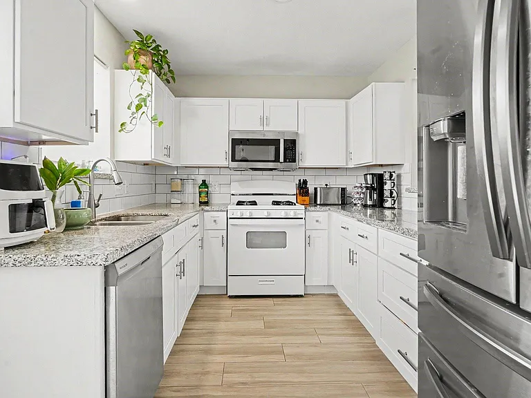 9039 Serena Ln — Photo 12