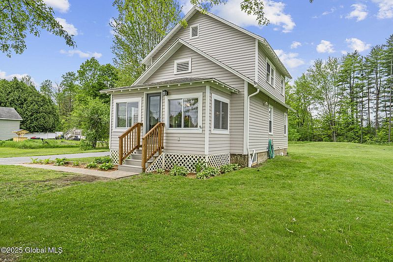 3rd image of 109 Wood Road