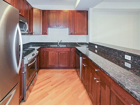 2nd image of 3827 N Southport Ave APT 2