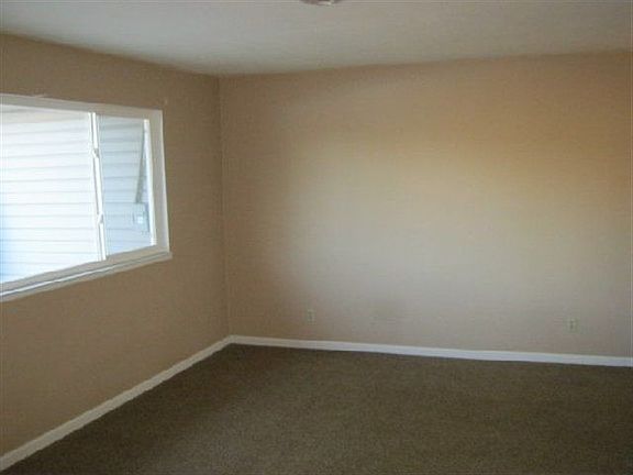 3rd image of 1525 Lora Way