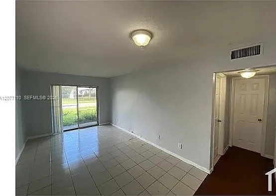 2 bed, 1.0 bath, $1,750 — Photo 2