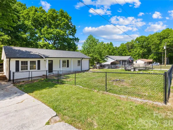 4307 Freeport Dr, Gastonia, NC 28052