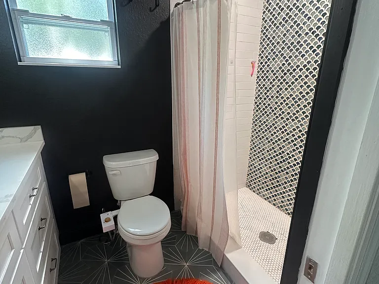 210 W Lambright St — Photo 20
