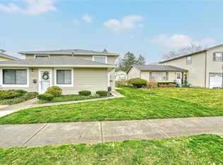 16 De Paul Dr, East Rochester, NY 14445