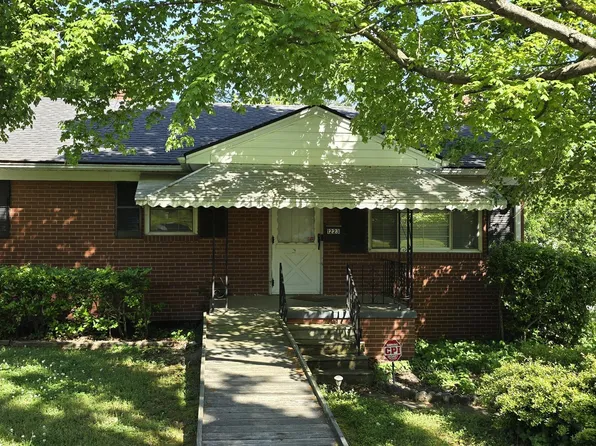 1223 Wallace St, Burlington, NC 27217