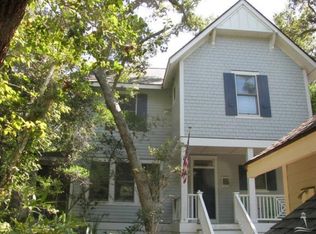 2 Live Oak Trl, Southport, NC 28461