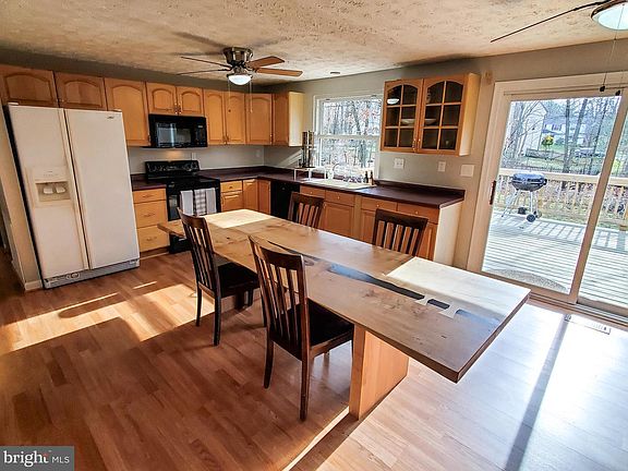 4th image of 110 Caragana Ct