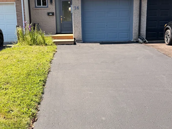 14 Chaucer Cres, Barrie, ON L4N 4T7