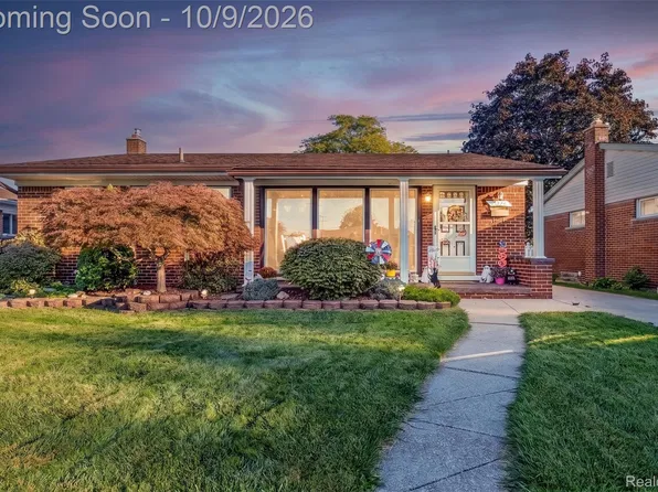 15226 Cook St, Southgate, MI 48195