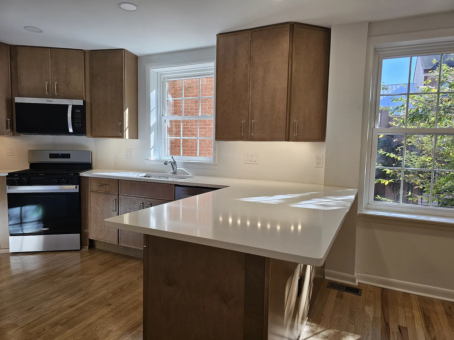 1 bed, 550 sqft, $1,750 — Photo 4