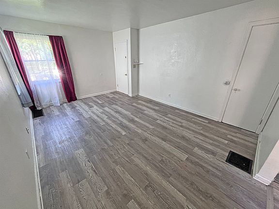 2nd image of 1019 Old Orchard Ave #1