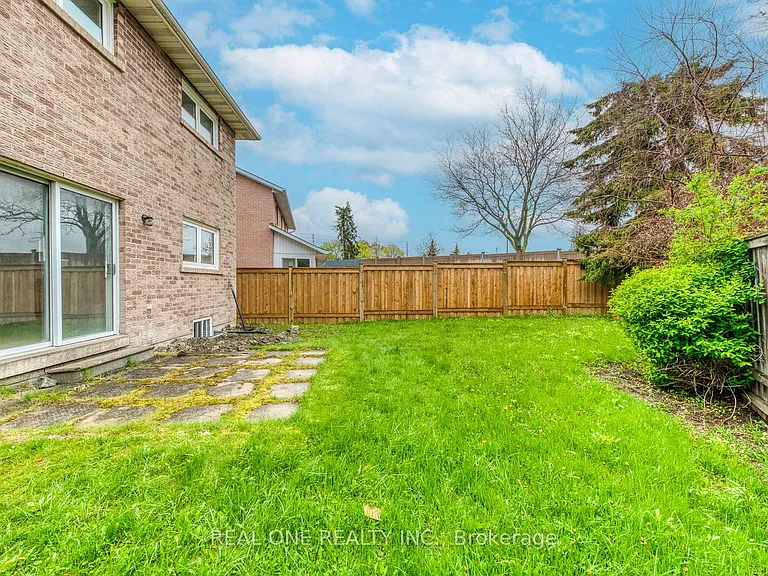 655 Paragon Pl E — Photo 40
