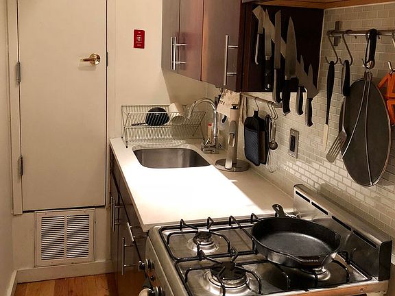 3rd image of 1145 Dean St #1R