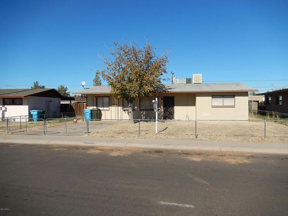 1st image of 2202 W Sunnyside Ave