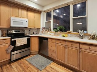1119 W 17th St #3F, Chicago, IL 60608