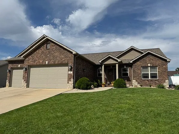 118 Woodcrest Dr, Bethalto, IL 62010