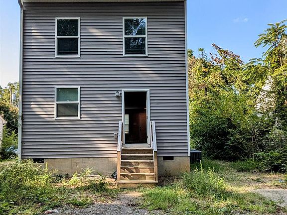 3rd image of 2304 Warwick Ave