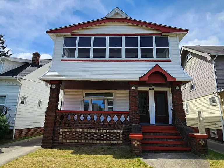 10705 Saint Mark Ave — Photo 2
