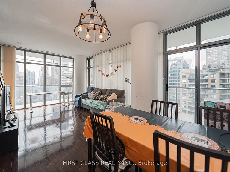 33 Charles St E #1409 — Photo 7