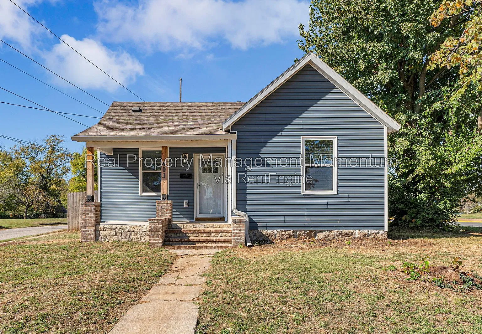 3 bed, 2.0 bath, 1008 sqft, $1,500 — Photo 1